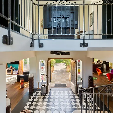 Arguibel Villa *