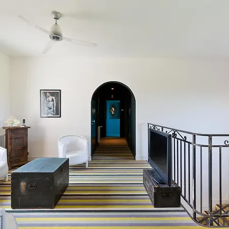 Arguibel Villa *